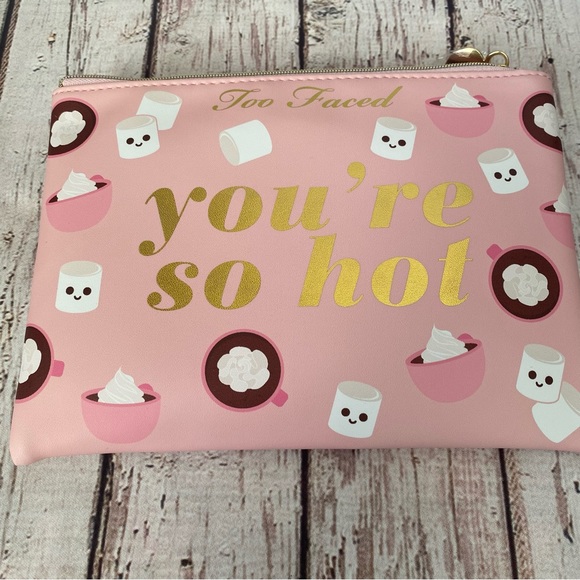 TOO FACED - YOU’RE SO HOT - BRONZER - Picture 12 of 12